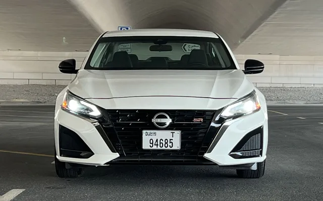 Nissan Altima - image 3