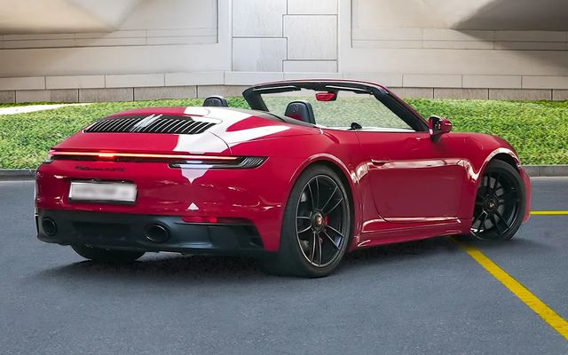Porsche 911 Carrera 4 GTS - image 4