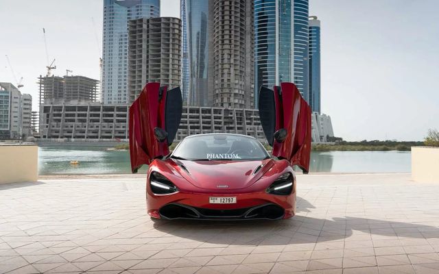 MCLAREN 720S - image 3