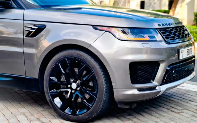 RANGE ROVER SPORT - image 3