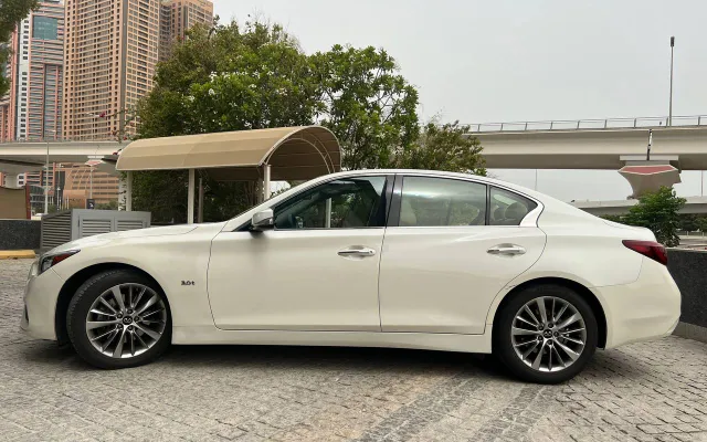 Infiniti Q50 - image 2