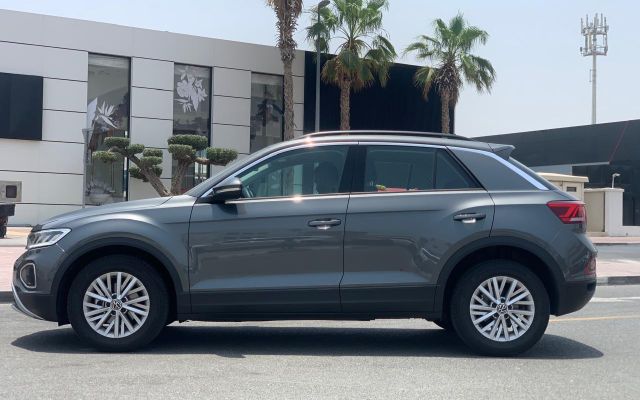VOLKSWAGEN T-ROC - image 3
