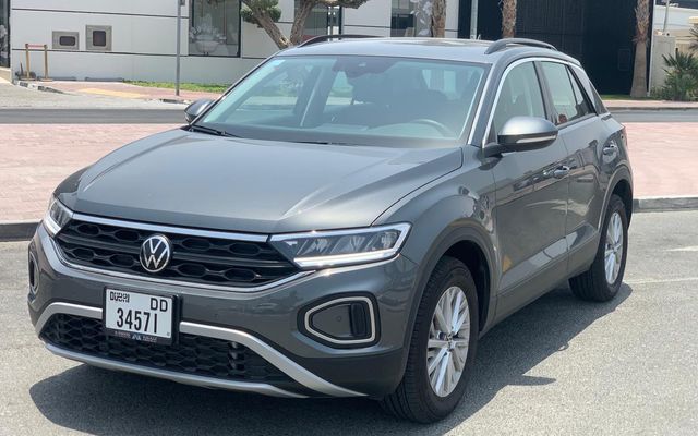 VOLKSWAGEN T-ROC - image 2