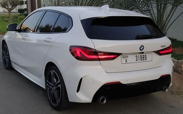 BMW 120 - image 2