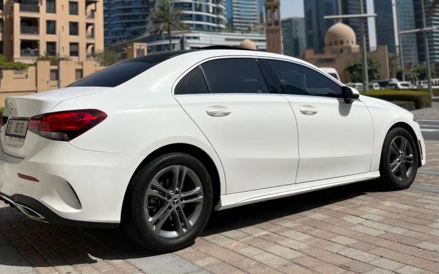 Mercedes A200L - image 4