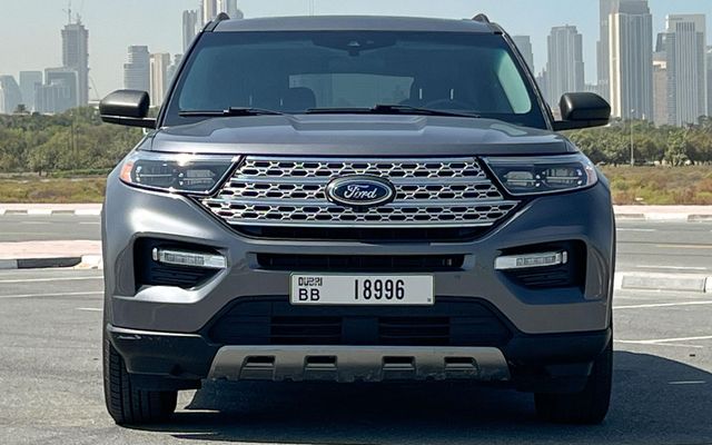 Ford Explorer - image 2