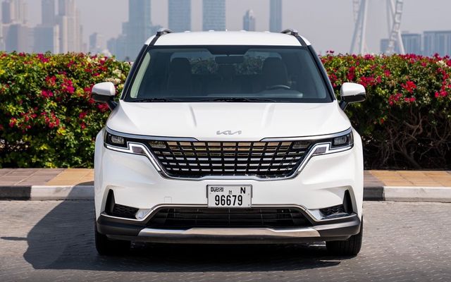 KIA Carnival - image 2