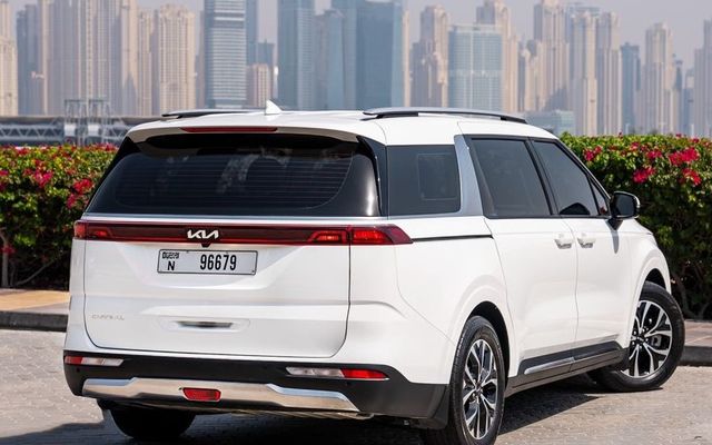 KIA Carnival - image 3