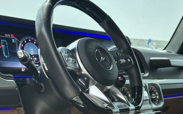 MERCEDES-BENZ G63 - image 4