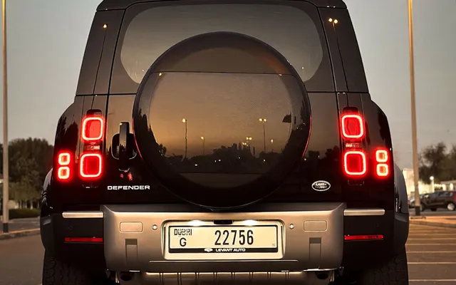 LAND ROVER DEFENDER - image 3