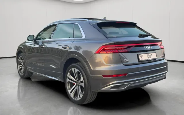AUDI Q8 - image 2