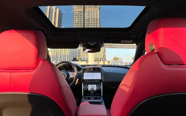 Jaguar XE - image 4