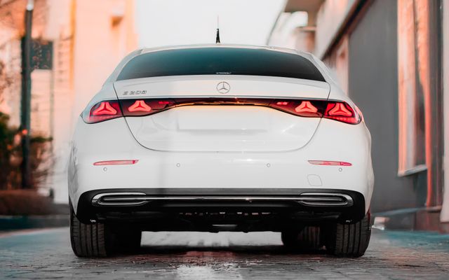 Mercedes E200 2025 - image 4