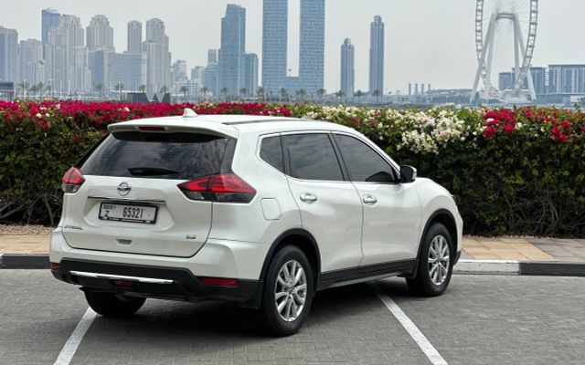 Nissan X-Trail - image 2