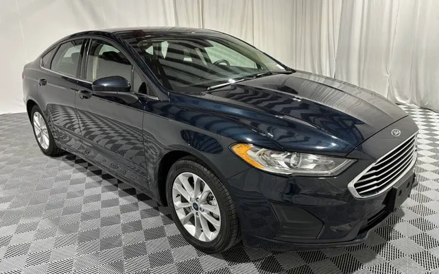 FORD FUSION - image 1
