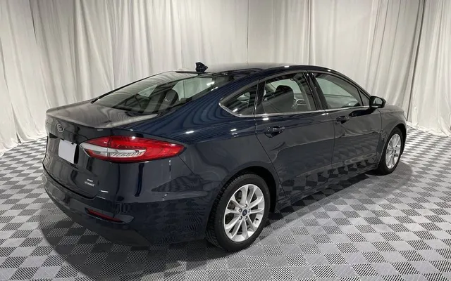 FORD FUSION - image 4