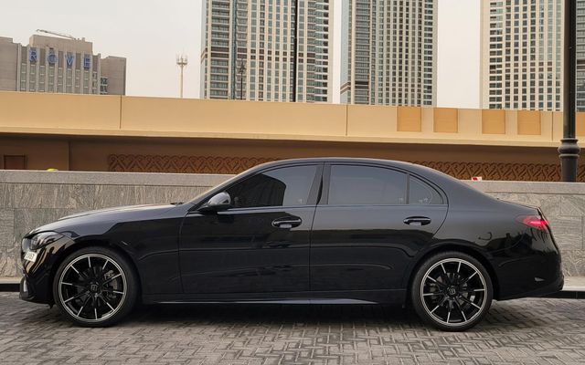Mercedes C300 4 Door - image 3