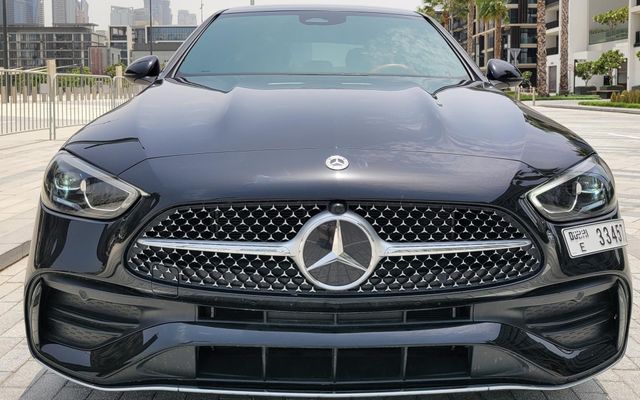 Mercedes C300 4 Door - image 4
