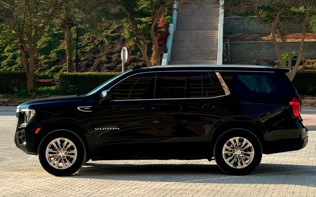 GMC Yukon 2024 - image 2