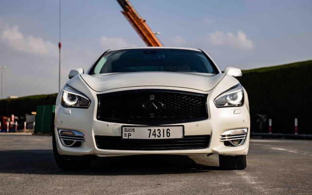 INFINITI Q70 - image 3