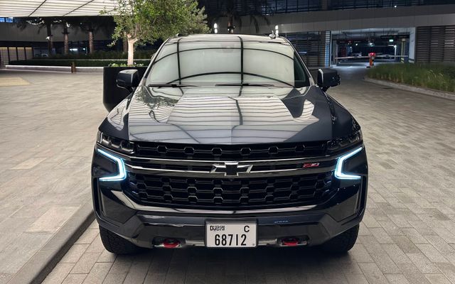 Chevrolet Suburban - image 3