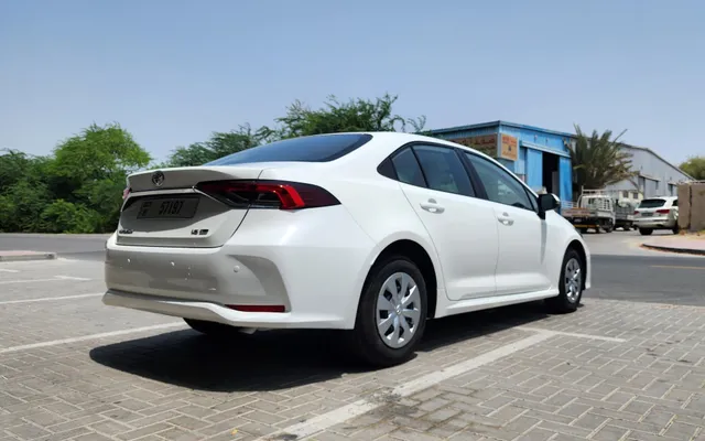 Toyota Corolla - image 4