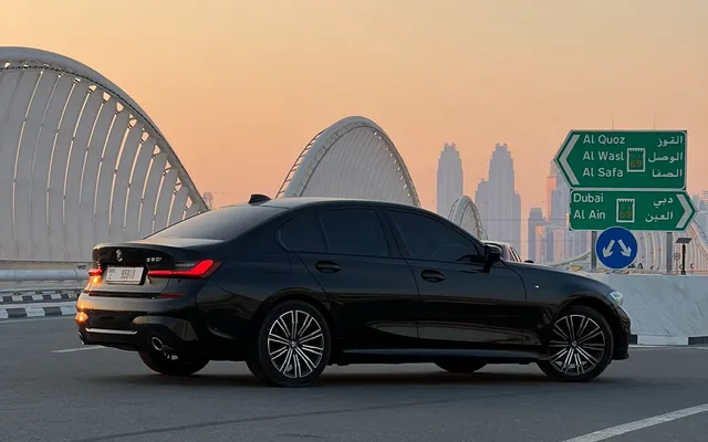 BMW 320 - image 4