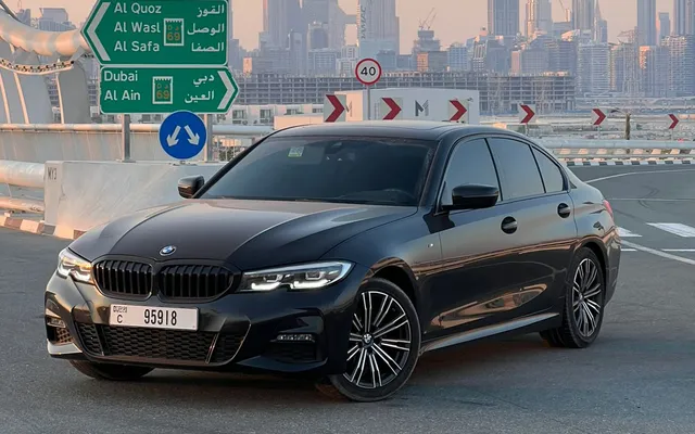 BMW 320 - image 2