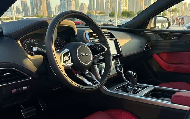 Jaguar XE - image 3
