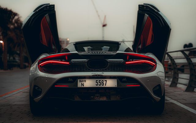 Mclaren 750s spyder 2024 - image 3