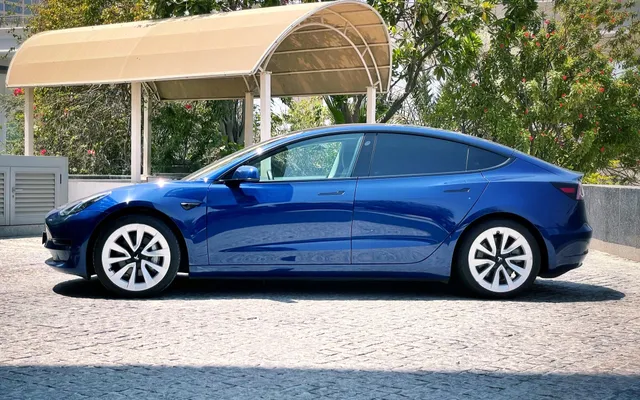 Tesla Model 3 – Picture 2