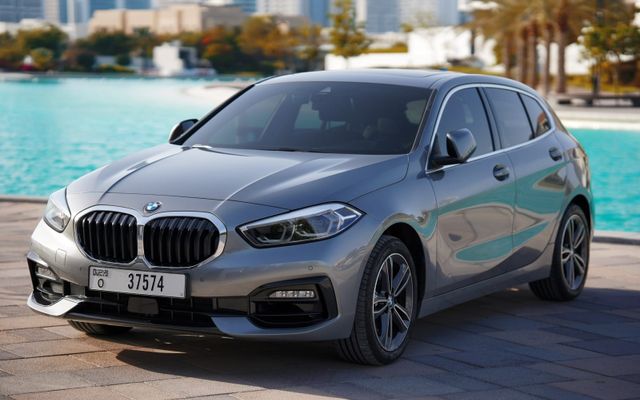 BMW 120i - image 1
