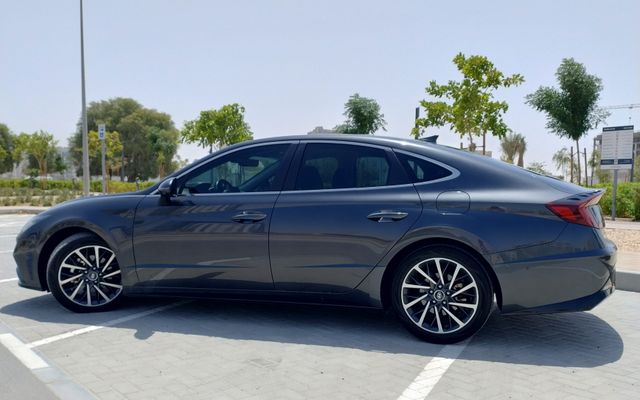 Hyundai Sonata Limited - image 2