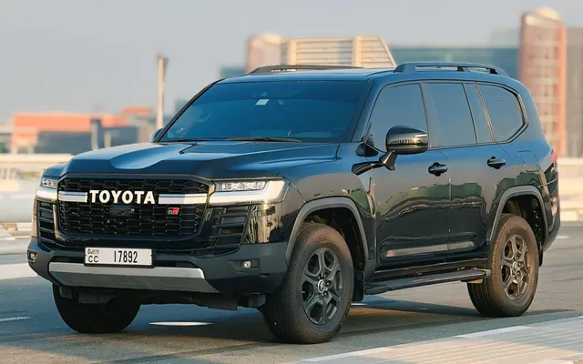 TOYOTA LAND CRUISER - image 1