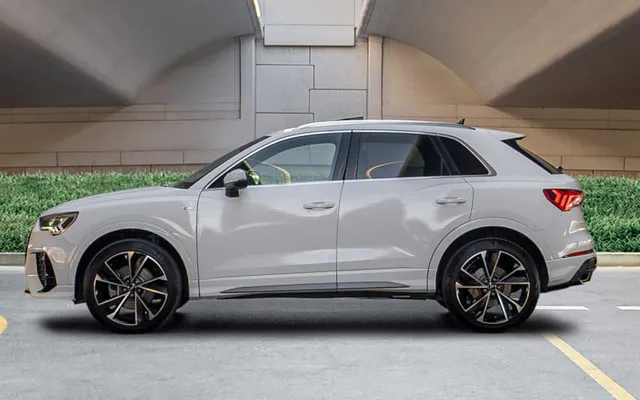 AUDI Q3 2021 - image 2
