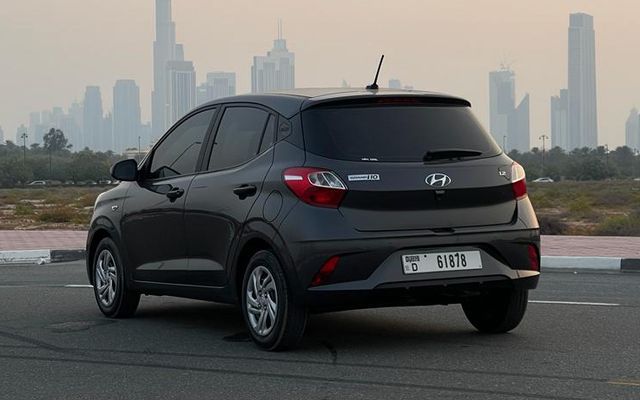 HYUNDAI i10 - image 2