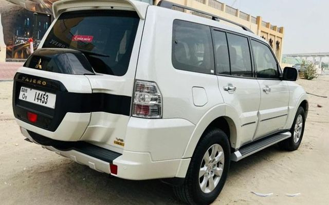 Mitsubishi Pajero - image 3