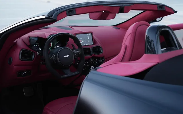 Aston Martin - image 4