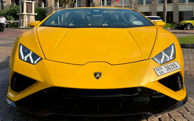 Lamborghini Huracan Evo Spider - image 1