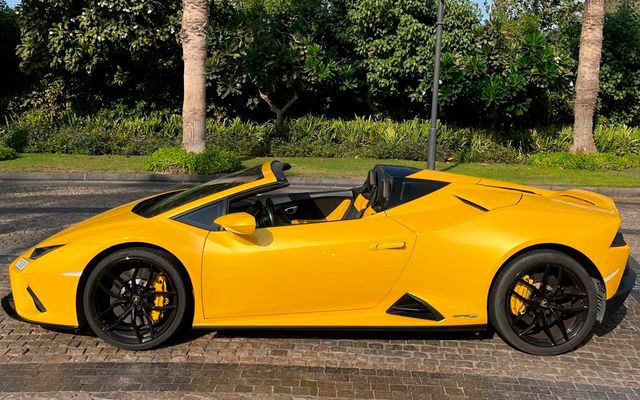Lamborghini Huracan Evo Spider - image 2