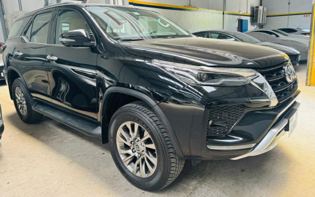 TOYOTA FORTUNER 4.0L GXR 4X4 AT 2023 - image 4