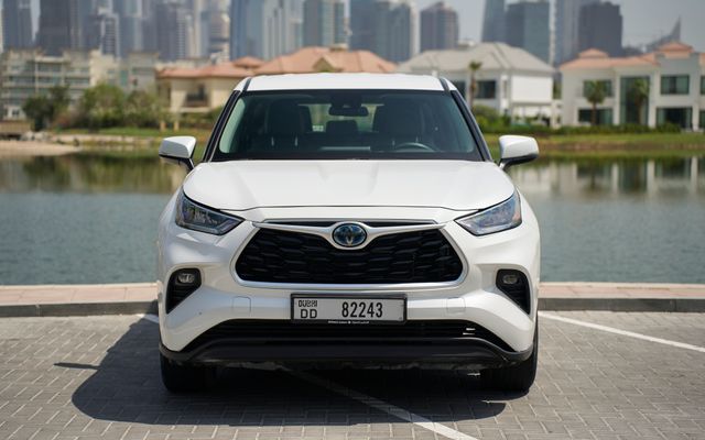 TOYOTA HIGHLANDER VXR - image 2
