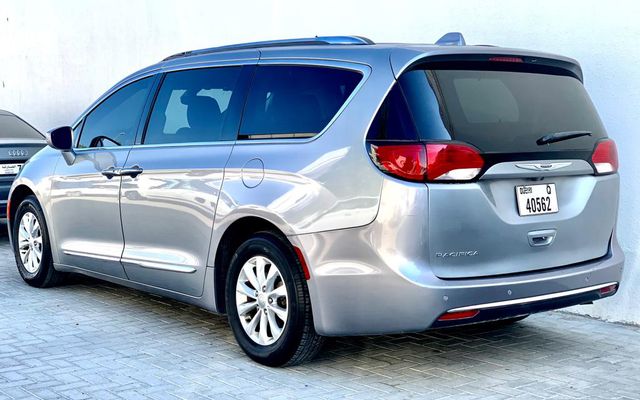 CHRYSLER PACIFICA 2019 - image 3