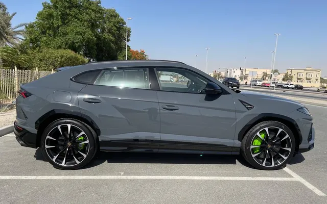 LAMBORGHINI URUS MY20 - image 2
