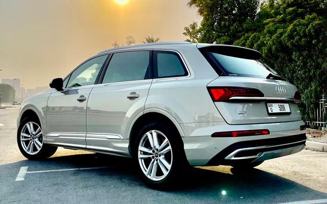 AUDI Q7 - image 4