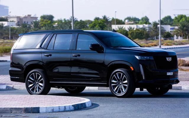 Cadillac Escalade Full Option Black - image 4