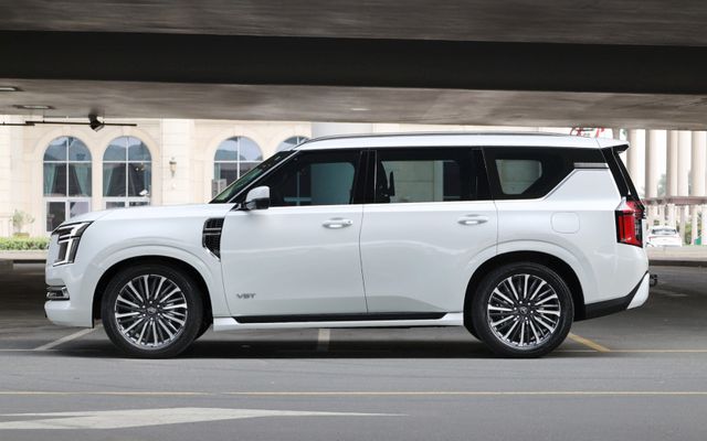 Nissan Patrol LE Platinum - image 3