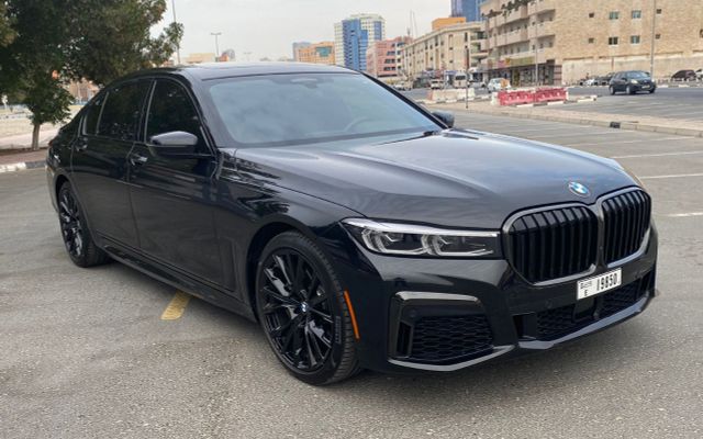 BMW 740i - image 2