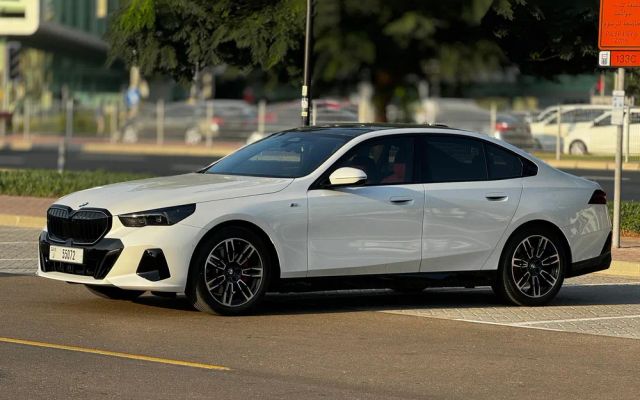 BMW 520i - image 2