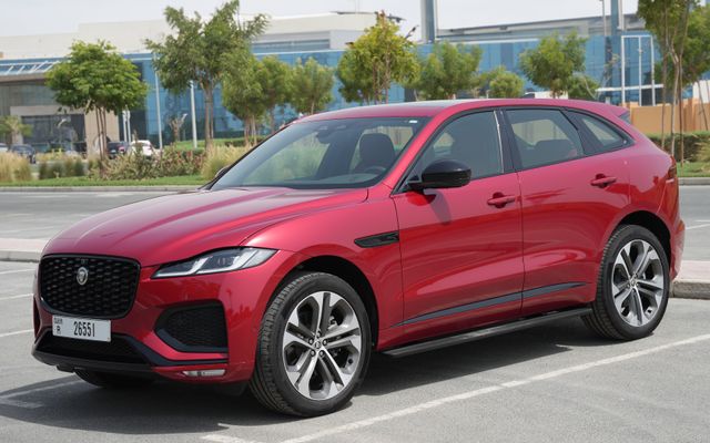 JAGUAR F-PACE - image 1